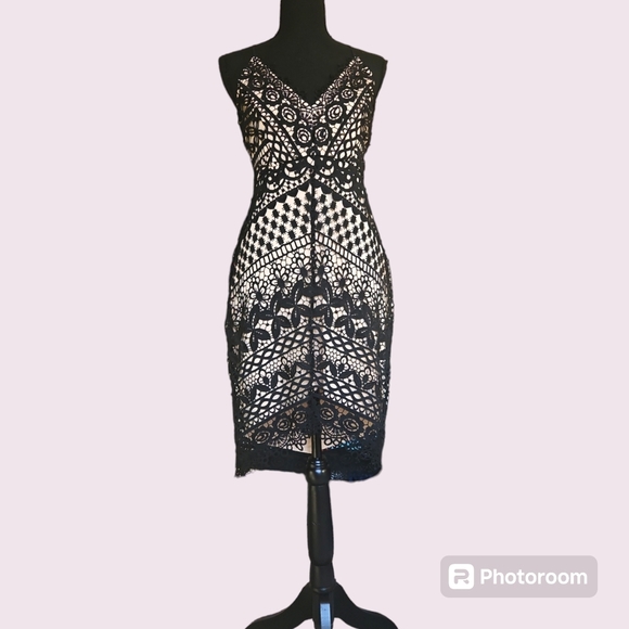 ASTR The Label Black Lace Dress Size Medium - Picture 3 of 6